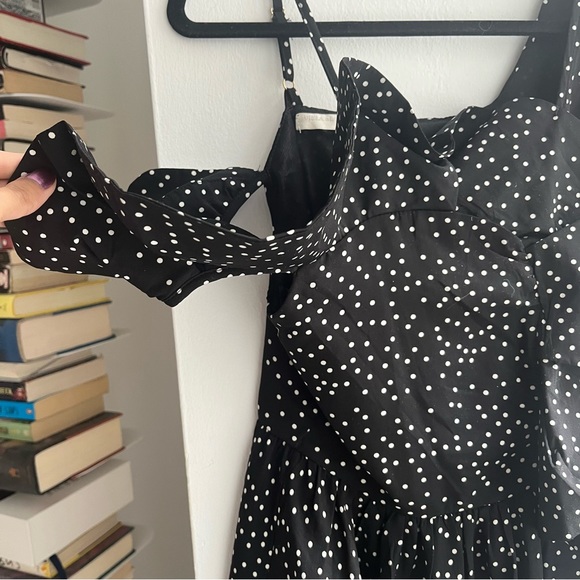 {Vera & Lucy} 🔷 cold shoulder ruffle top - Picture 2 of 5